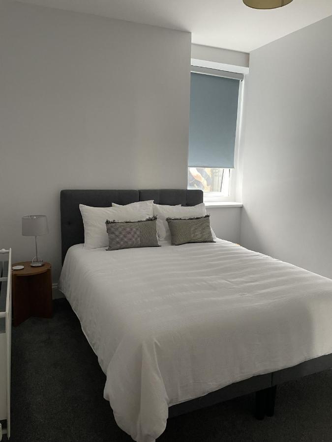 Great 2 Bedroom Flat Плимът Екстериор снимка